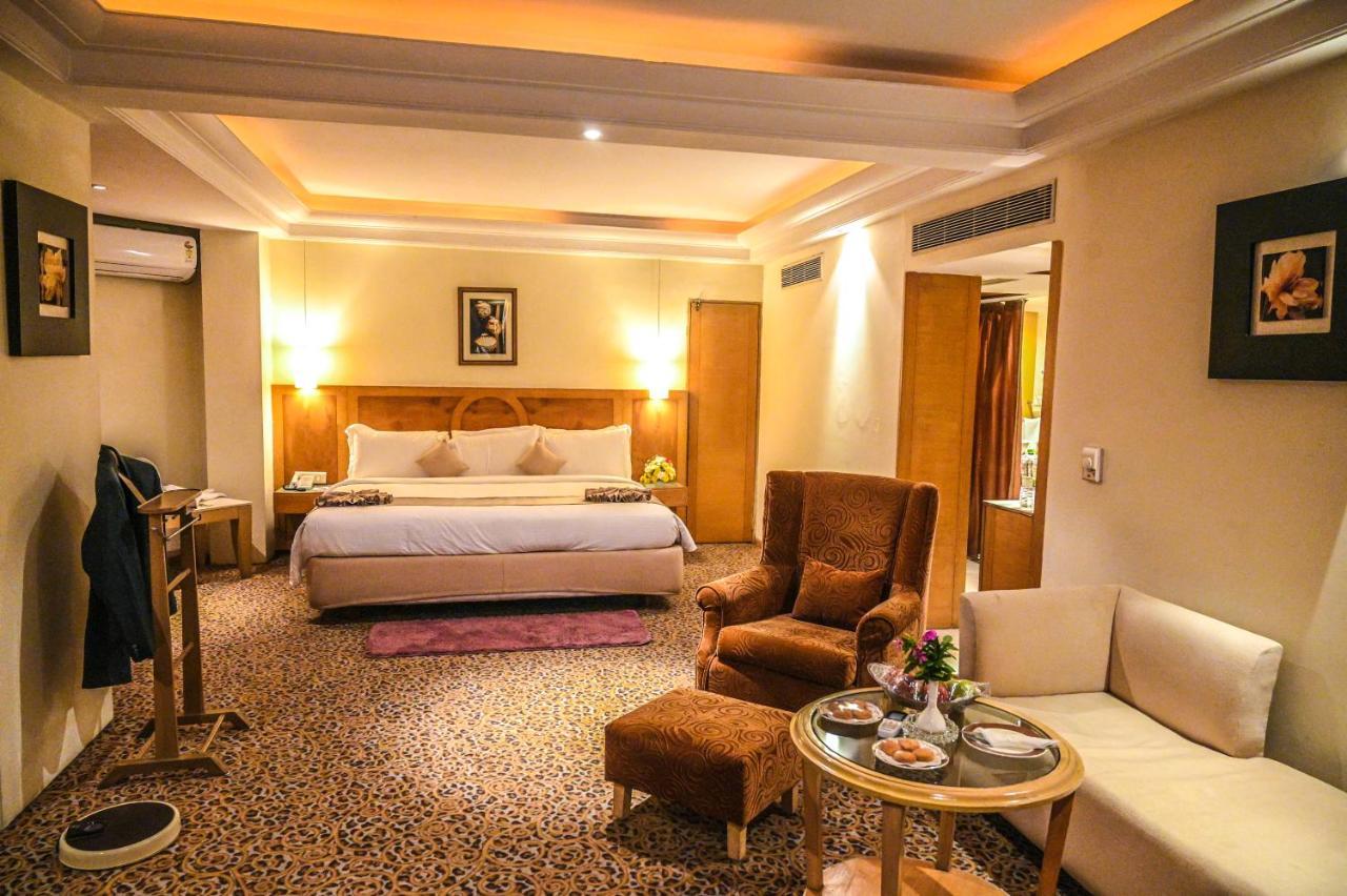 Katriya Hotel And Tower Χιντεραμπάντ Εξωτερικό φωτογραφία