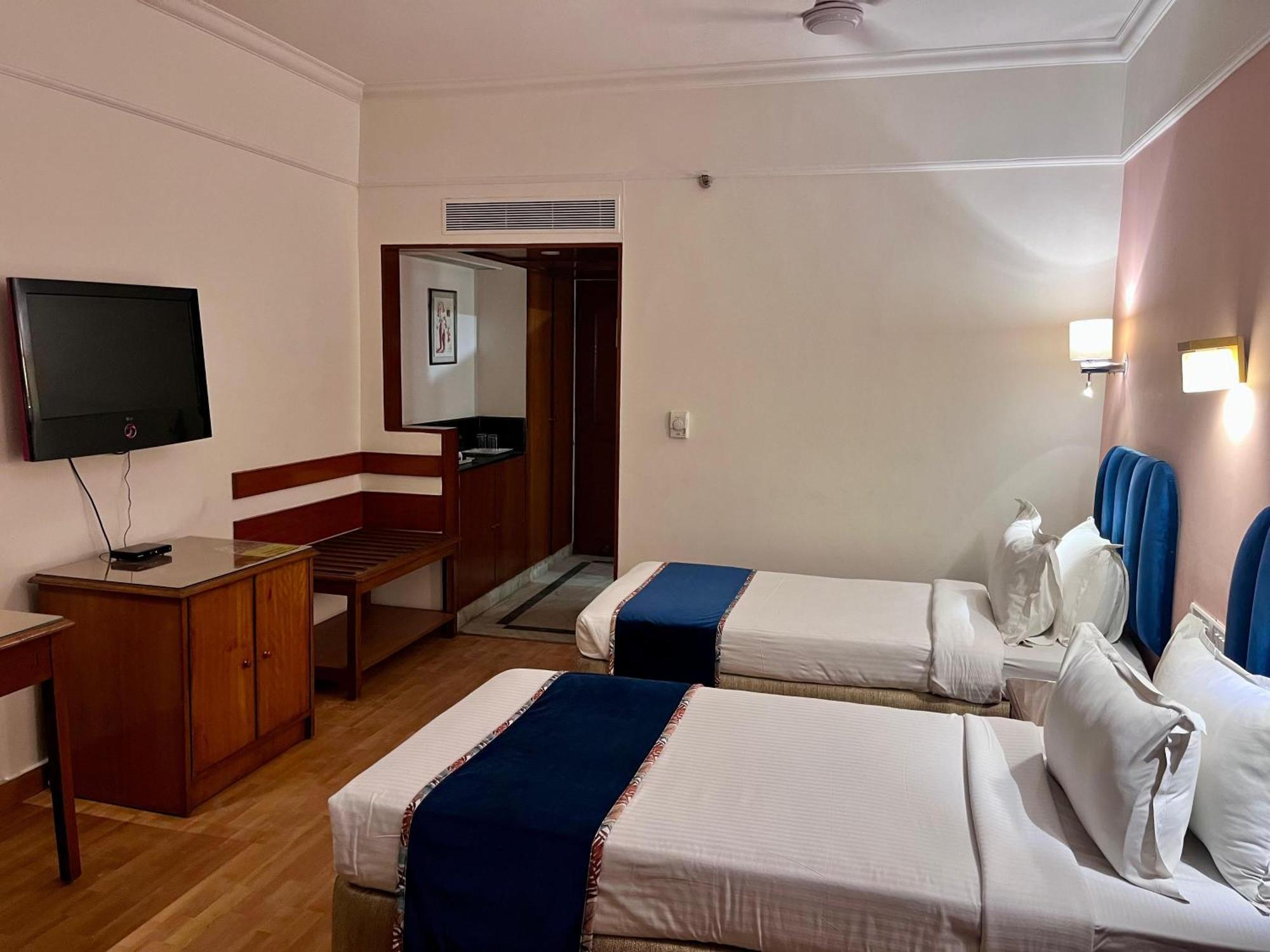 Katriya Hotel And Tower Χιντεραμπάντ Εξωτερικό φωτογραφία